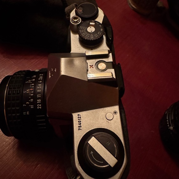 Pentax K1000 camera w/55mm lens, no lens caps - Picture 7 of 10